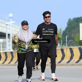 Runner Photo 6376741