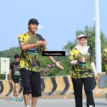 Runner Photo 6377415