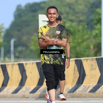 Runner Photo 6378105