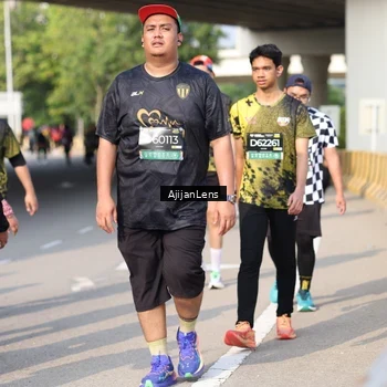 Runner Photo 6381003