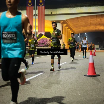 Runner Photo 6381100