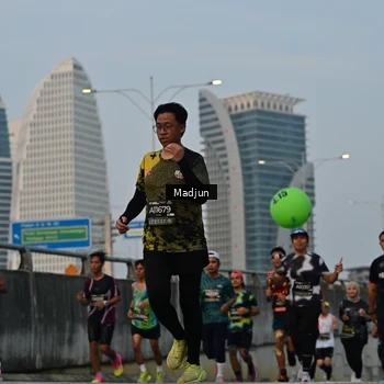 Runner Photo 6382417