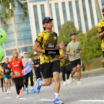 Runner Photo 6383569