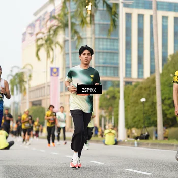 Runner Photo 6383717