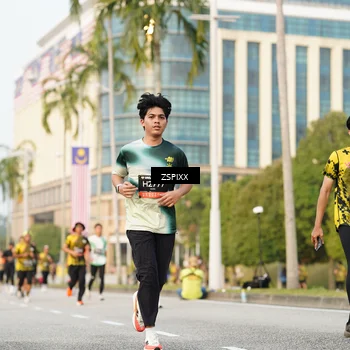 Runner Photo 6383750