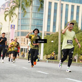 Runner Photo 6383801