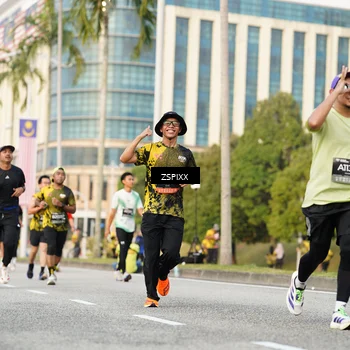 Runner Photo 6383825