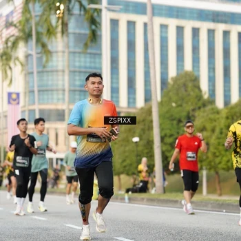 Runner Photo 6383975