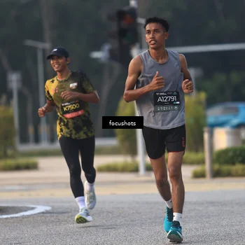 Runner Photo 6384011