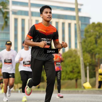 Runner Photo 6384070