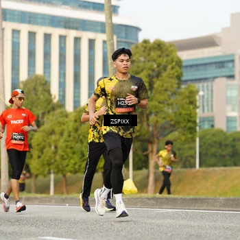 Runner Photo 6384245
