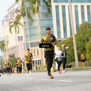 Runner Photo 6384391