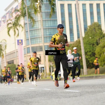 Runner Photo 6384393