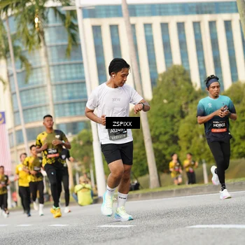 Runner Photo 6384535