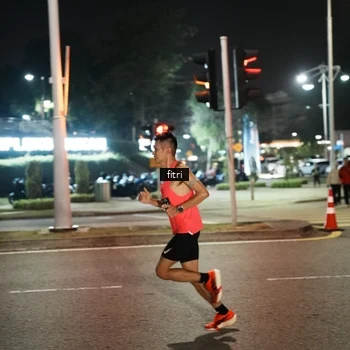 Runner Photo 6384735
