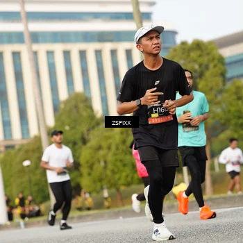 Runner Photo 6384756