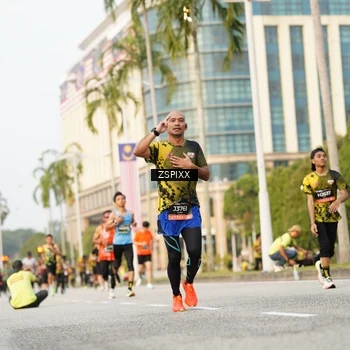 Runner Photo 6384971