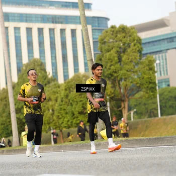 Runner Photo 6385235