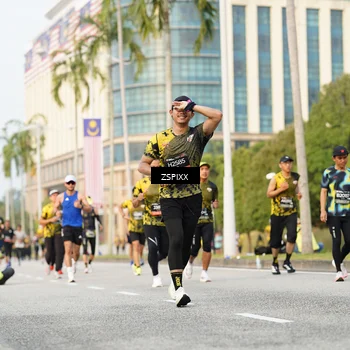 Runner Photo 6385624