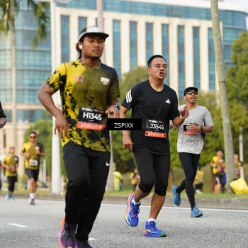 Runner Photo 6385767