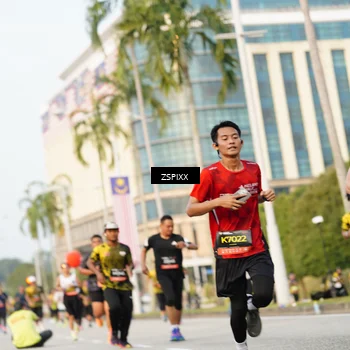 Runner Photo 6385768