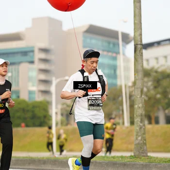 Runner Photo 6385844
