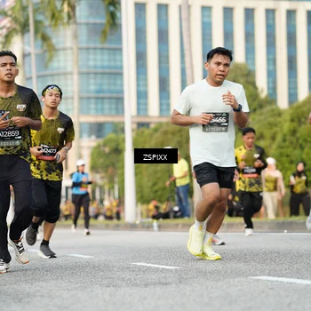 Runner Photo 6386471