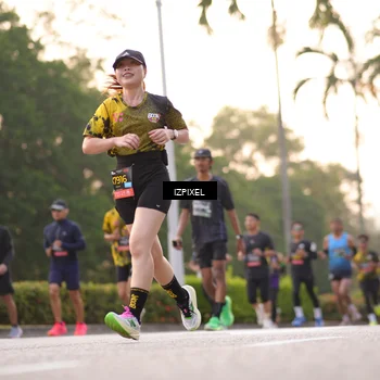 Runner Photo 6386811