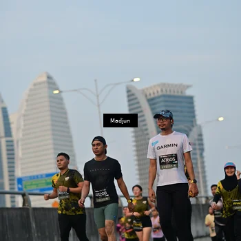 Runner Photo 6386878