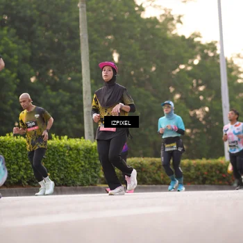 Runner Photo 6387023