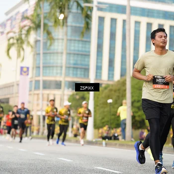 Runner Photo 6387756