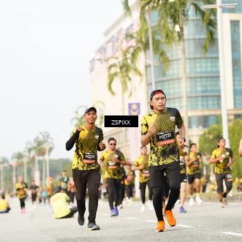 Runner Photo 6388793