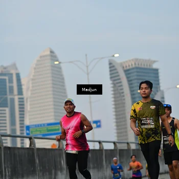 Runner Photo 6390200