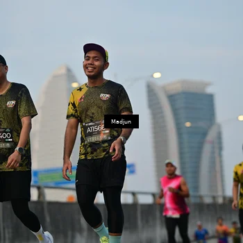 Runner Photo 6390243