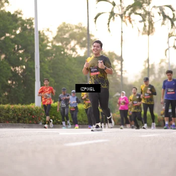 Runner Photo 6390470