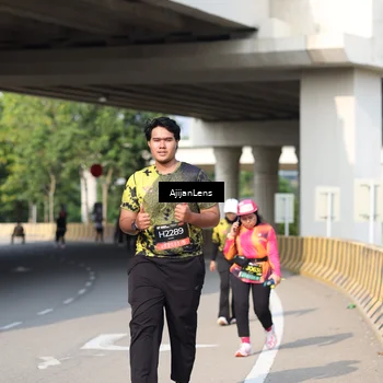 Runner Photo 6390677