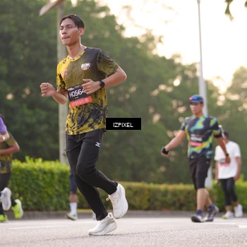 Runner Photo 6392430