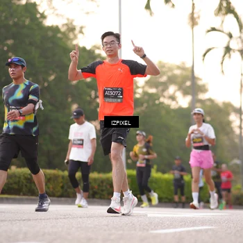 Runner Photo 6392536
