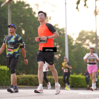 Runner Photo 6392573
