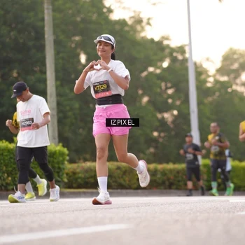 Runner Photo 6392669