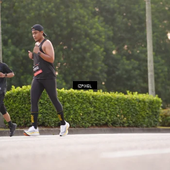 Runner Photo 6392875