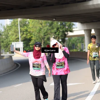 Runner Photo 6393406