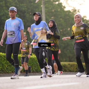 Runner Photo 6393427