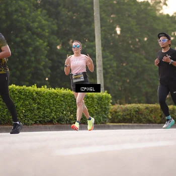 Runner Photo 6393658