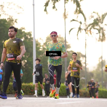 Runner Photo 6394092