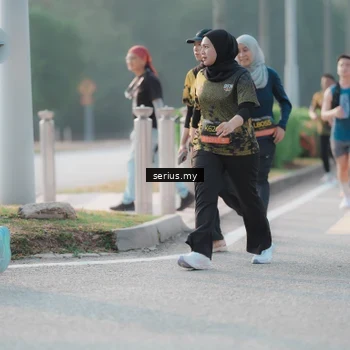 Runner Photo 6394305