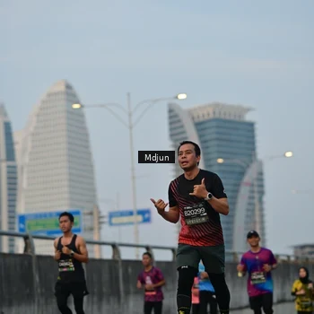 Runner Photo 6394325