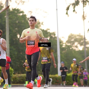 Runner Photo 6394467