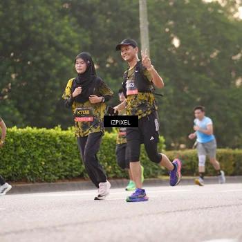 Runner Photo 6395453