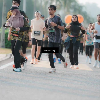 Runner Photo 6396624